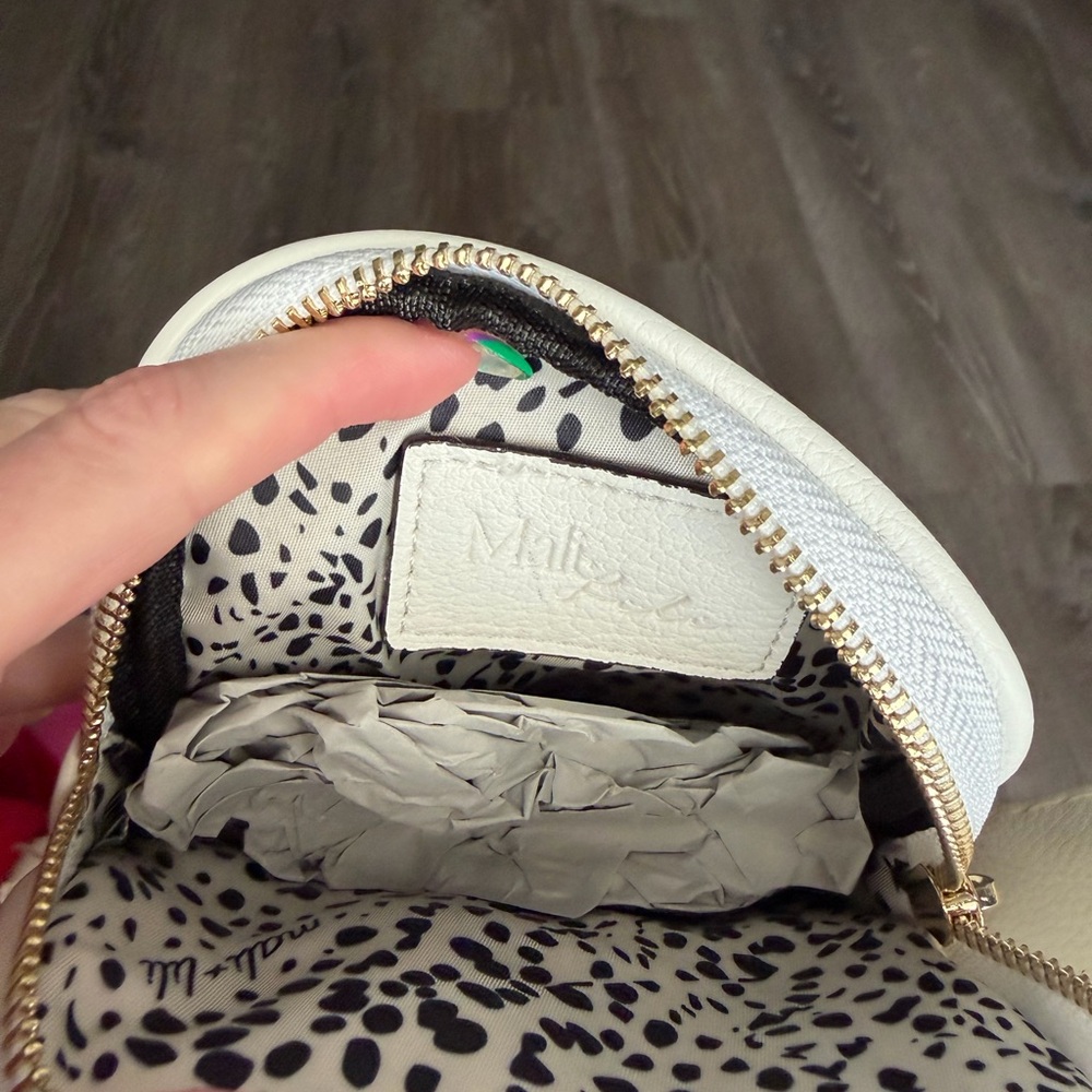 Mali & Lili Off-White Crossbody Bag with Patterned Strap - Picture 7 of 12